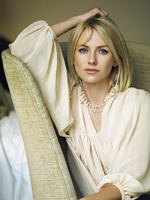 Naomi Watts Sweatshirt #3253418