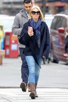 Naomi Watts Sweatshirt #3253422