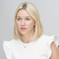 Naomi Watts Sweatshirt #3291899