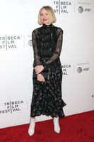 Naomi Watts Sweatshirt #3829482