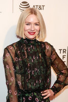 Naomi Watts Sweatshirt #3829513