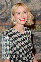 Naomi Watts Sweatshirt #3858315