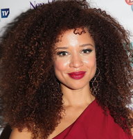 Natalie Gumede Longsleeve T-shirt #3043423