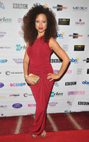Natalie Gumede Longsleeve T-shirt #3043438
