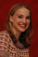 Natalie Portman longsleeve t-shirt #2250546