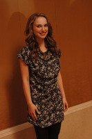 Natalie Portman Sweatshirt #2292572