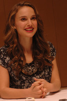 Natalie Portman Sweatshirt #2292578