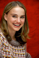 Natalie Portman longsleeve t-shirt #2339086