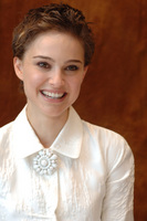 Natalie Portman longsleeve t-shirt #2404410