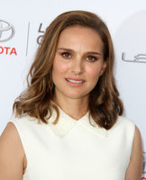 Natalie Portman Sweatshirt #2796913