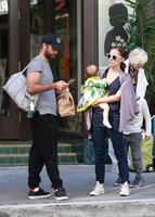 Natalie Portman longsleeve t-shirt #3007288