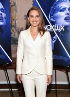 Natalie Portman Sweatshirt #3746562