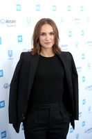 Natalie Portman longsleeve t-shirt #3866222