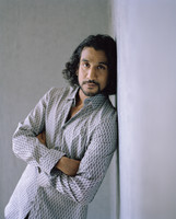 Naveen Andrews Longsleeve T-shirt #2116069