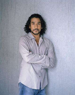 Naveen Andrews magic mug #G454889