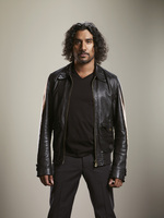 Naveen Andrews Sweatshirt #2201613