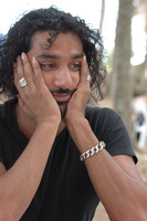 Naveen Andrews mug #G565712