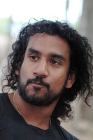 Naveen Andrews mug #G565713
