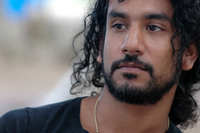 Naveen Andrews mug #G574211