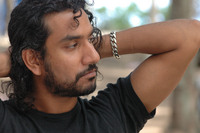 Naveen Andrews mug #G574214