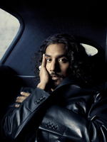 Naveen Andrews mug #G2281210