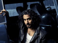 Naveen Andrews Longsleeve T-shirt #3663957