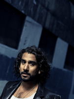Naveen Andrews mug #G2281220