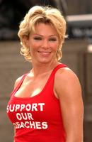Nell McAndrew mug #G433704