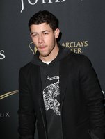 Nick Jonas Longsleeve T-shirt #3004921