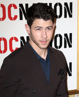 Nick Jonas Longsleeve T-shirt #3005045