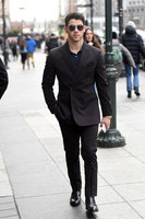 Nick Jonas Longsleeve T-shirt #3005076