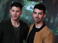 Nick Jonas Longsleeve T-shirt #3005161