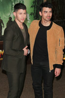 Nick Jonas Longsleeve T-shirt #3005266
