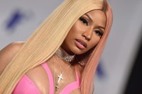Nicki Minaj Longsleeve T-shirt #2977421