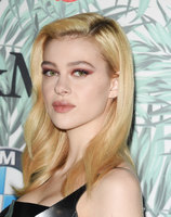 Nicola Peltz Longsleeve T-shirt #2979676