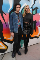 Nicola Peltz Longsleeve T-shirt #2979691