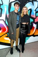Nicola Peltz Longsleeve T-shirt #2979698