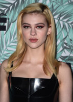 Nicola Peltz Longsleeve T-shirt #2979716