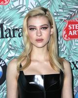 Nicola Peltz Longsleeve T-shirt #2979722