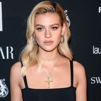 Nicola Peltz Longsleeve T-shirt #2979766
