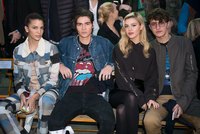Nicola Peltz Longsleeve T-shirt #2979776