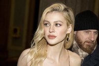 Nicola Peltz magic mug #G1358340