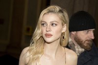 Nicola Peltz Longsleeve T-shirt #3116243