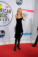 Nicole Kidman Sweatshirt #3136417