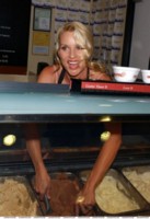 Nicolette Sheridan t-shirt #1249397