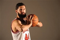 Nikola Mirotic Sweatshirt #3427011