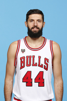 Nikola Mirotic Sweatshirt #3963784