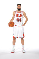 Nikola Mirotic Sweatshirt #3963787