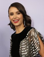 Nina Dobrev Longsleeve T-shirt #3264005