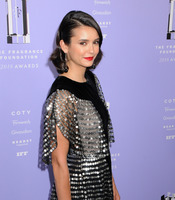 Nina Dobrev Longsleeve T-shirt #3318805